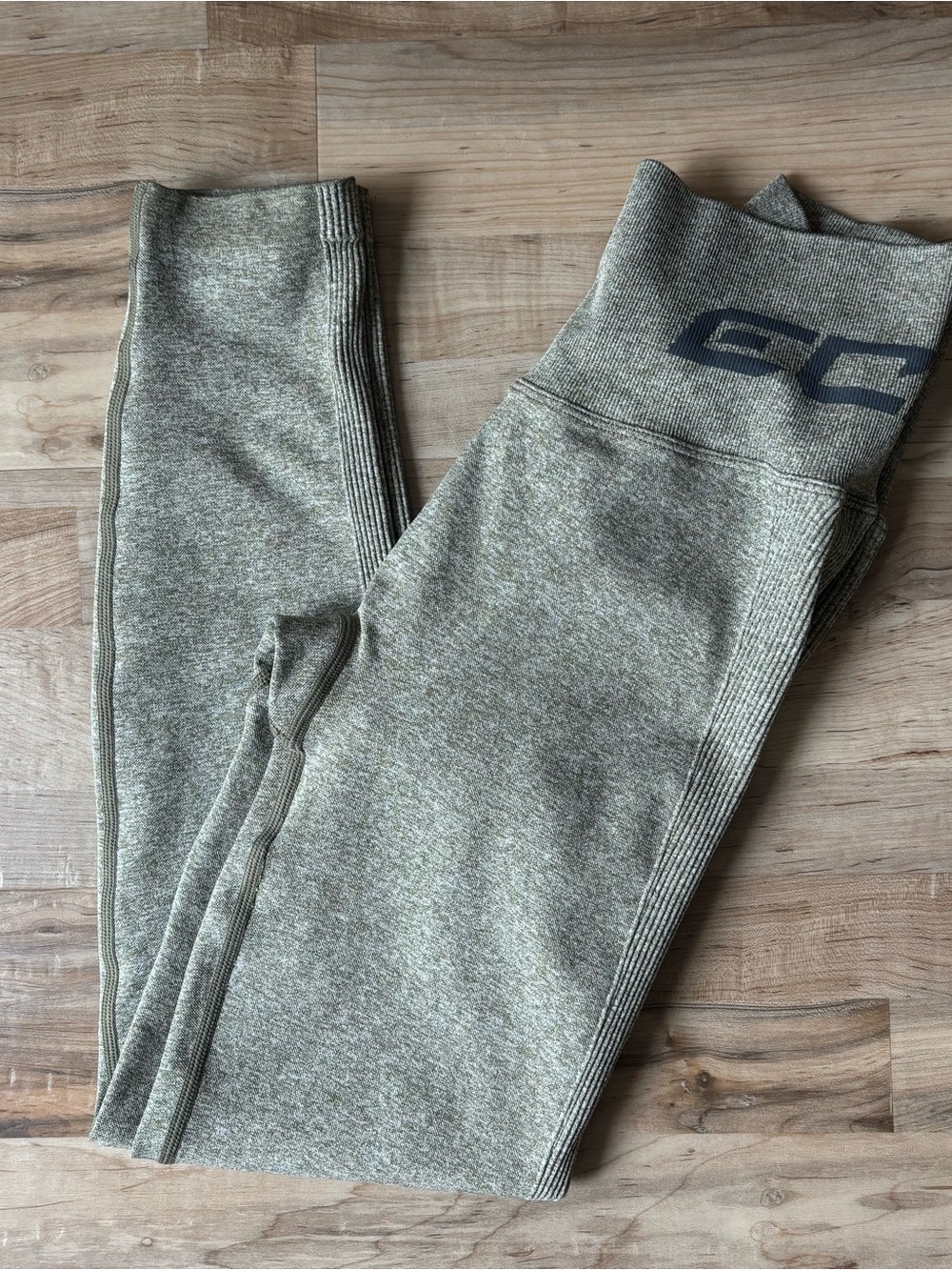 ECHT Arise Scrunch Leggings Olive Green M Seamless High-Waist Gym Sporty